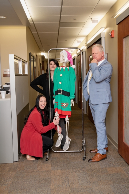 Lawton, Huxoll, Braget